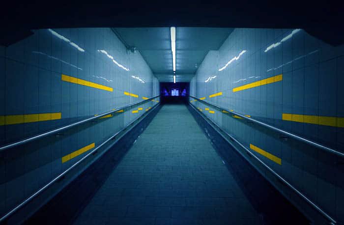 Атмосферный снимок подземного тоннеля