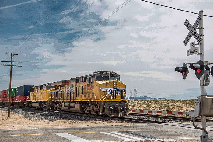 Фотография поезда с вымытыми цветами - съемка Raw против jpeg