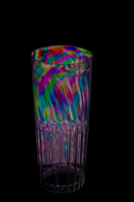 Эффект радужного стакана от фотоэластичности
