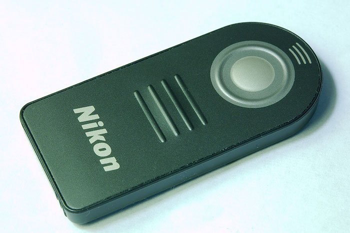 Черный пульт дистанционного управления Nikon - оборудование для пейзажной фотографии