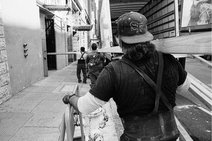 Черно-белая уличная фотография Дастина Вон-Лума. 