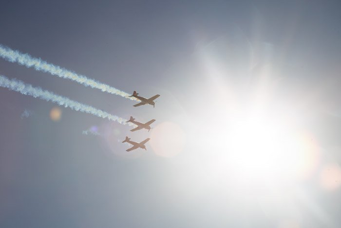 Три летящих самолета - фотография с авиашоу