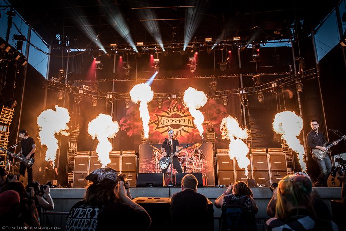 Концертное фото Godsmack на сцене - советы по фриланс-фотографии