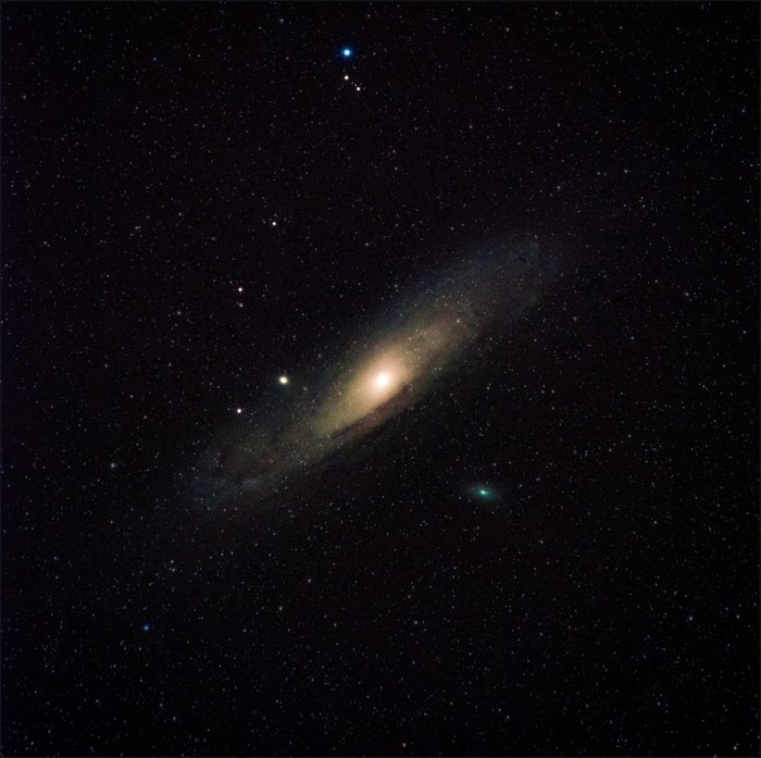 Потрясающий снимок галактики в глубоком небе