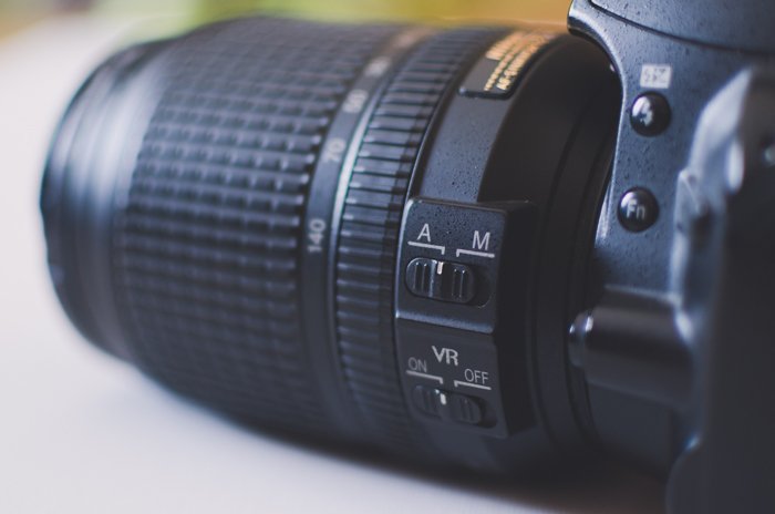 Крупный план режима автофокуса на зеркальной фотокамере Nikon