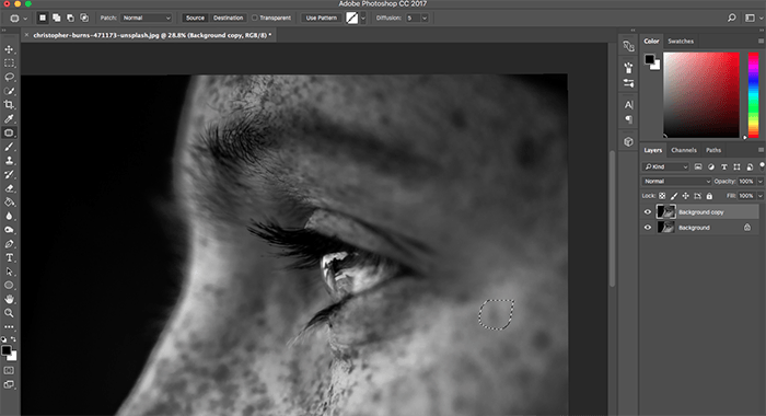 Скриншот, показывающий, как раскрасить черно-белые фотографии в Photoshop