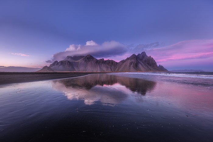 Потрясающий горный пейзаж в Исландии