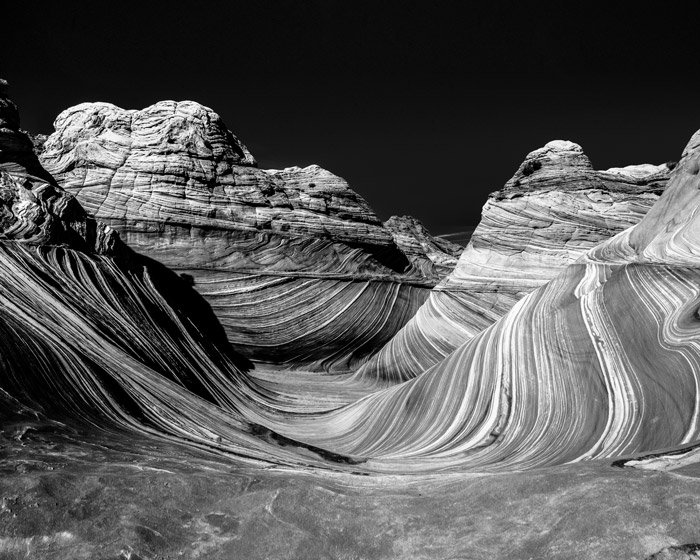 скалистый горный пейзаж, снятый в черно-белом цвете - потрясающие пейзажные фотографии
