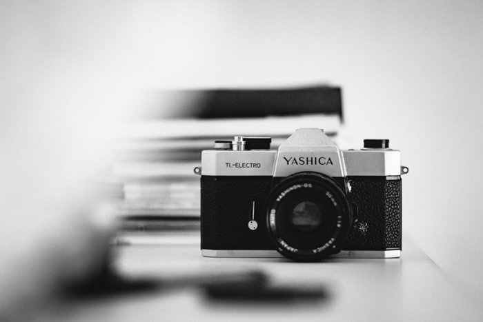  камера yashica, снятая на черно-белую камеру