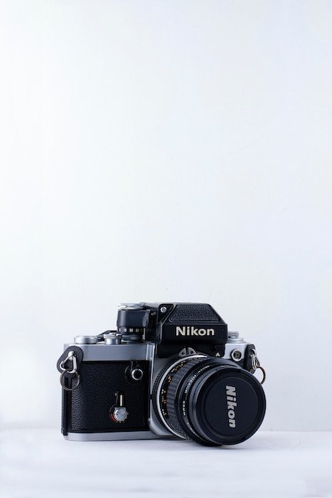 Камера Nikon с объективом