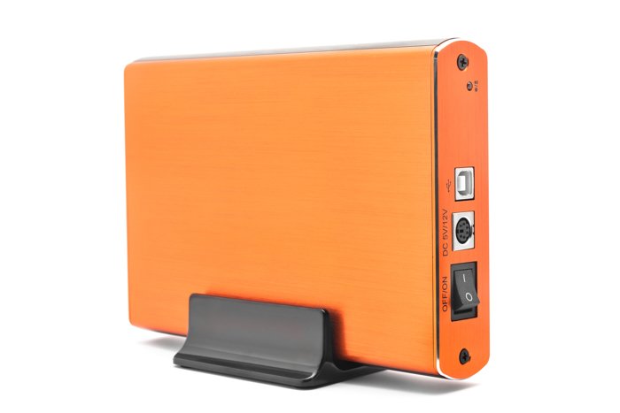Фотография портативного жесткого диска оранжевого цвета