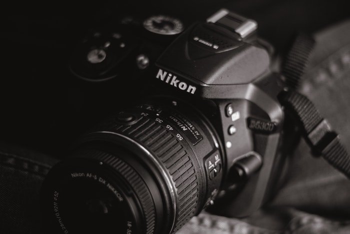 Зеркальная камера Nikon