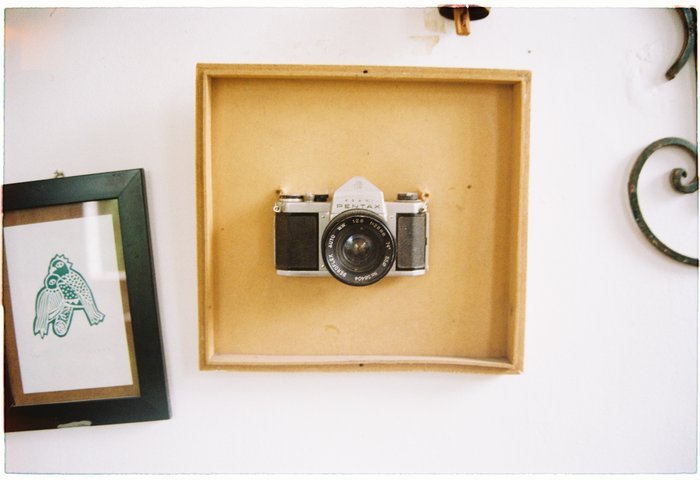 Плоское изображение винтажной камеры и фоторамки