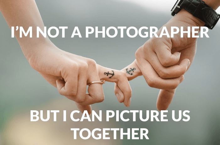 Фотошутка над фотографией пары, соединяющей пальцы