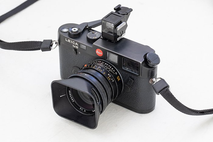 Leica M6 с поясным видоискателем