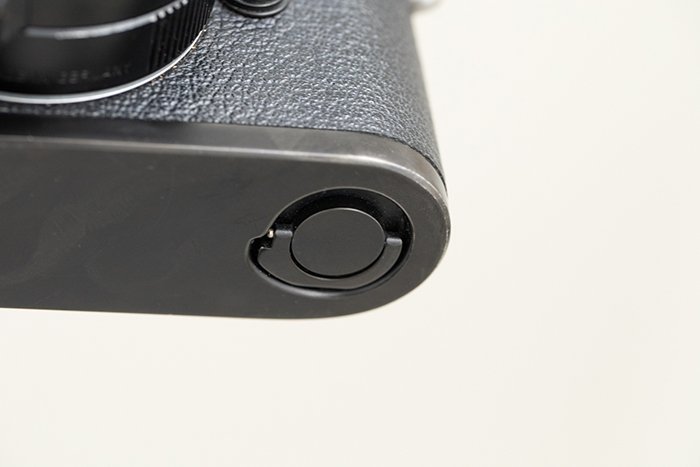 Открывалка для загрузки пленки Leica M6.
