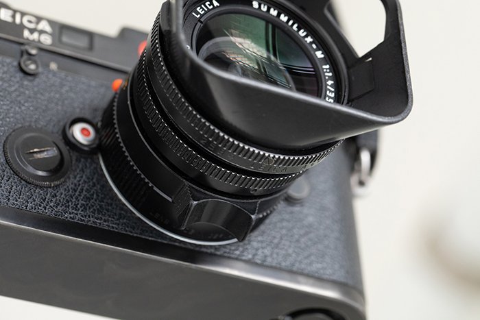 Leica M6 с объективом