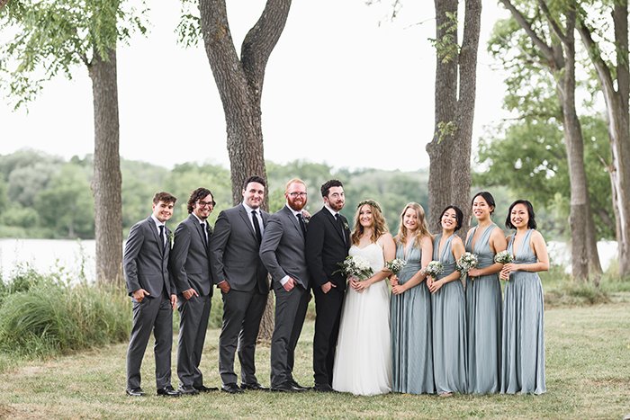 Группа на свадебной церемонии, сфотографированная объективом Sigma 85mm f/1.4 Art 
