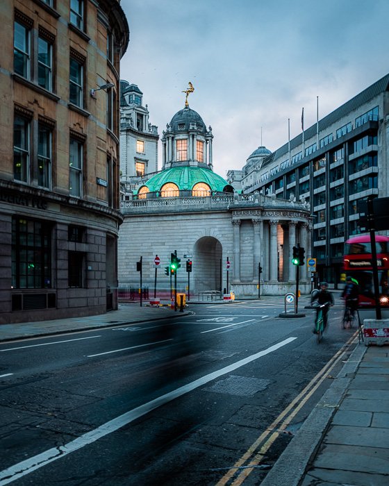 Изображение улиц Лондона, снятое на Canon EOS R5