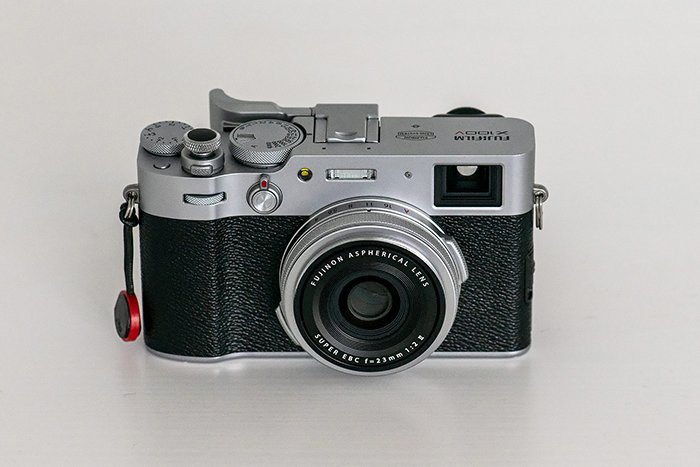 Изображение Fujifilm X100V спереди