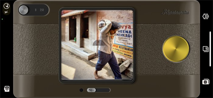 Screenshot Hipstamatic app retro camera Indian street scene 