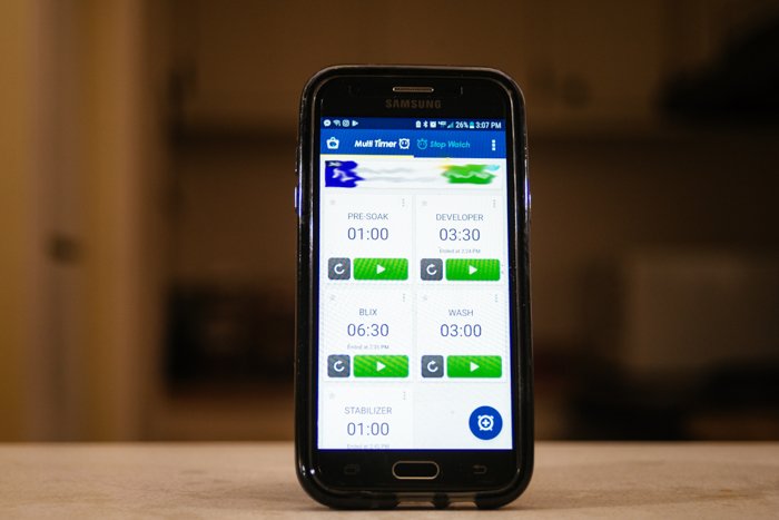 изображение телефона samsung с установленным приложением мультитаймера