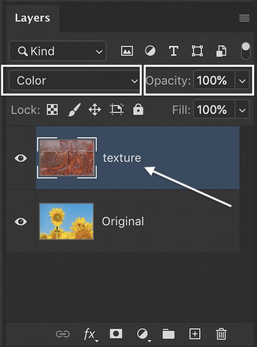 Скриншот Photoshop текстуры и фонового слоя с режимом наложения цвета и 100% непрозрачностью