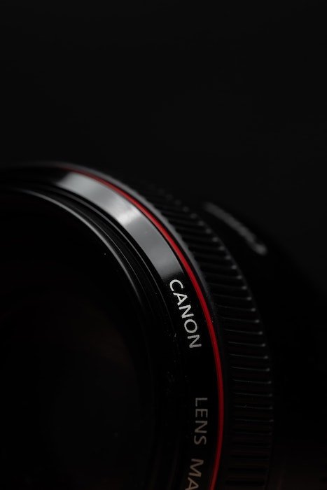 фотография объектива Canon крупным планом