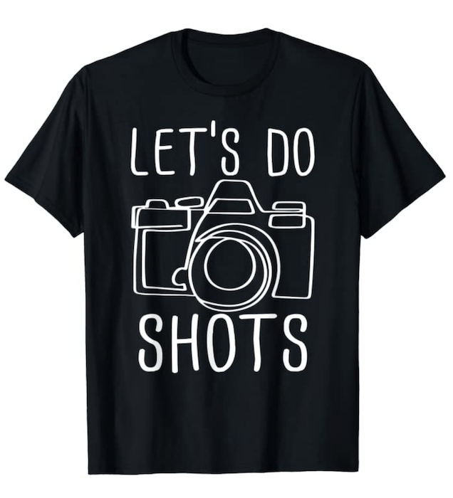 Забавный дизайн футболок с фотоаппаратом, ссылающимся на снимки