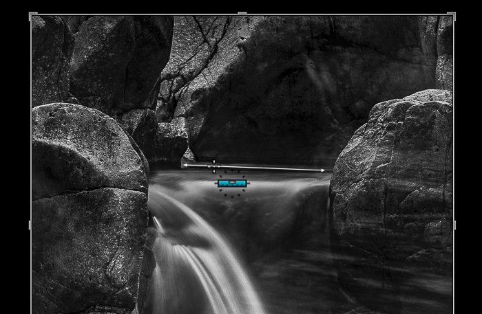 Lightroom скриншот инструмента Spirit Level на черно-белом изображении водопада
