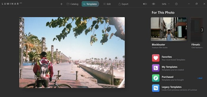 Скриншот Luminar AI с фотографией велосипедиста перед набережной