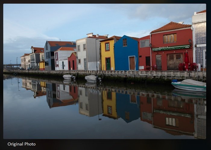 Фотография цветных зданий на фоне воды