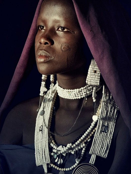 портрет молодого представителя племени масаи