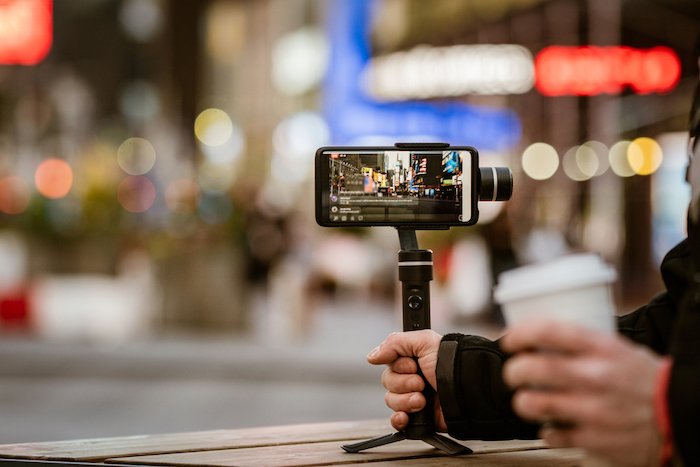 Телефон со световым карданом для устойчивой камеры для уличной фотографии
