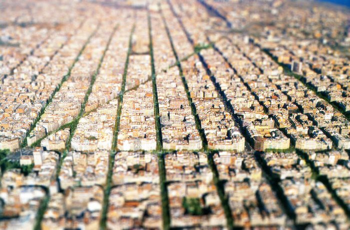 Пример фотографии Барселоны с наклоном сверху